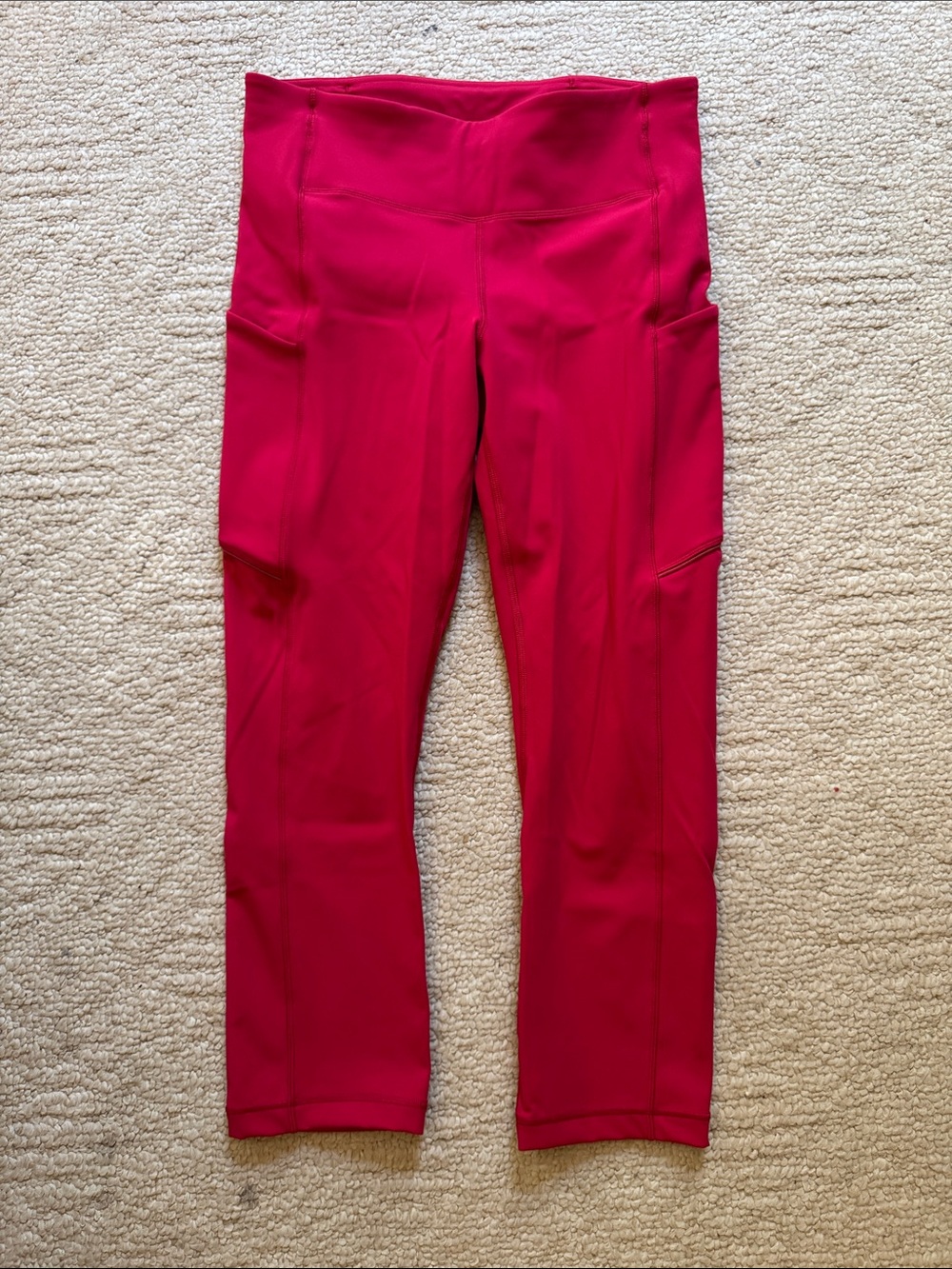 Lululemon | Speed Up Crop 21"|
Sz 6 | Flamenco Red
